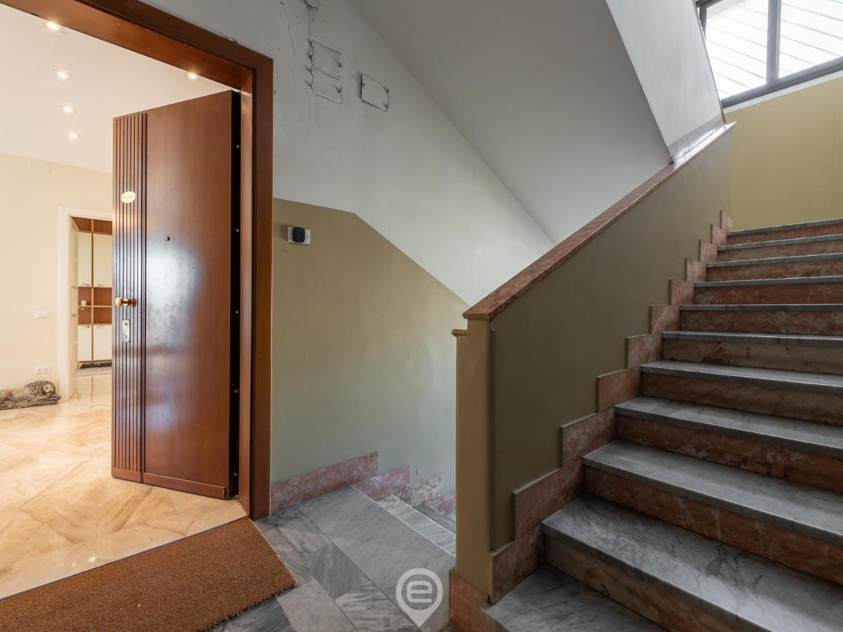 Cityscape Vista Apartment Cagliari Bagian luar foto